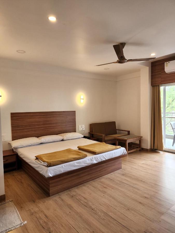 Regal Panhala Residency Hotell Exteriör bild