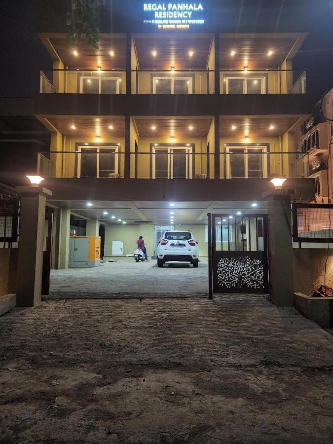 Regal Panhala Residency Hotell Exteriör bild
