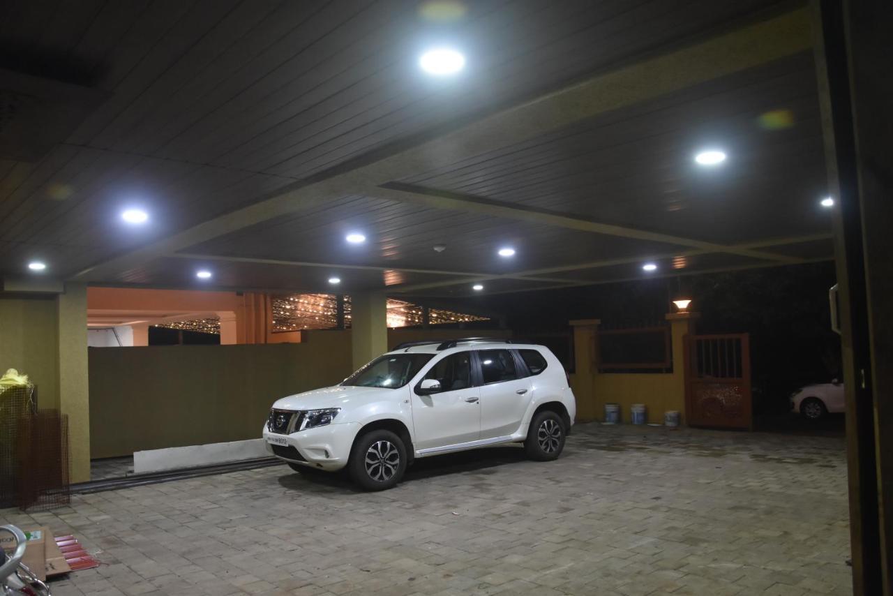 Regal Panhala Residency Hotell Exteriör bild