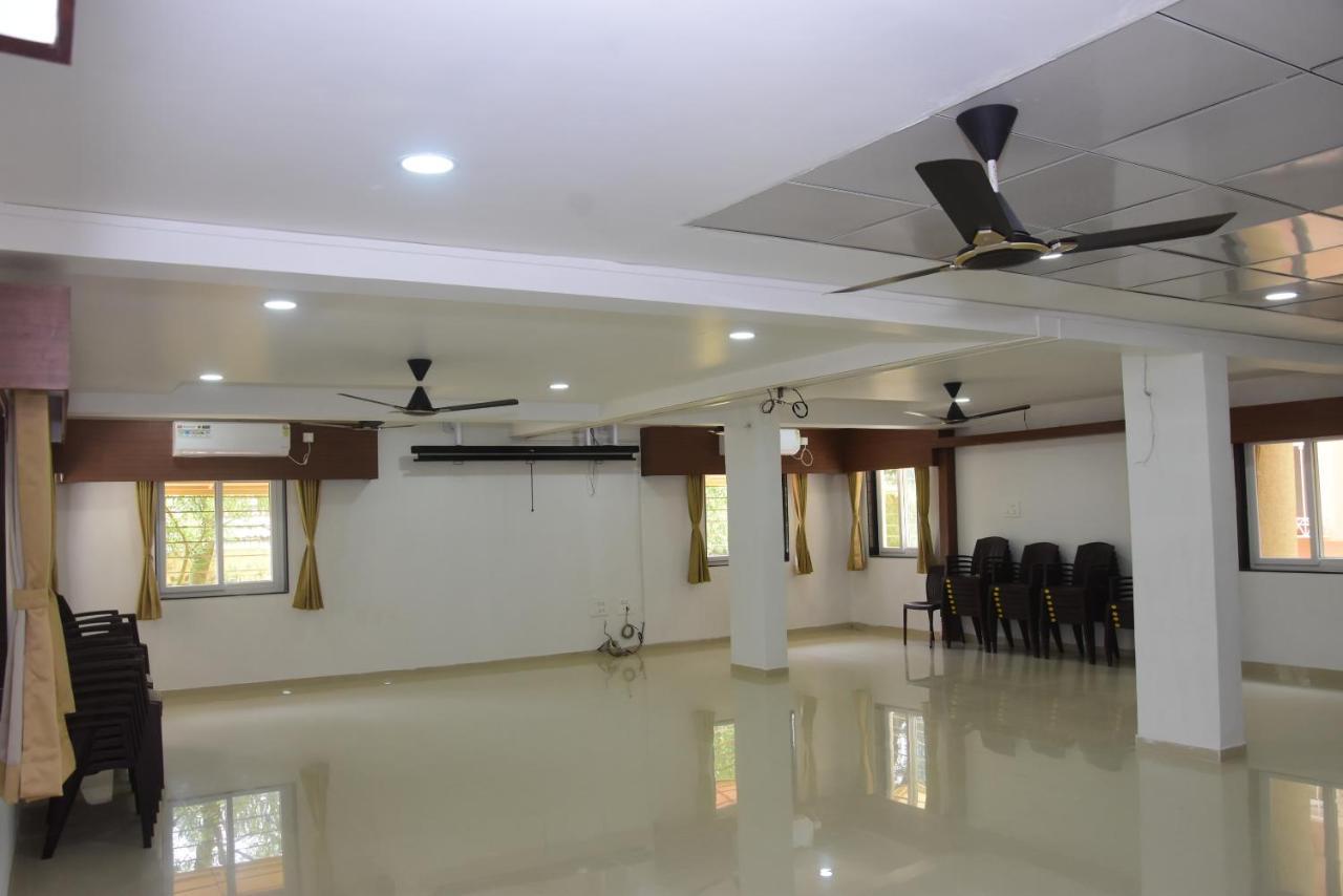 Regal Panhala Residency Hotell Exteriör bild