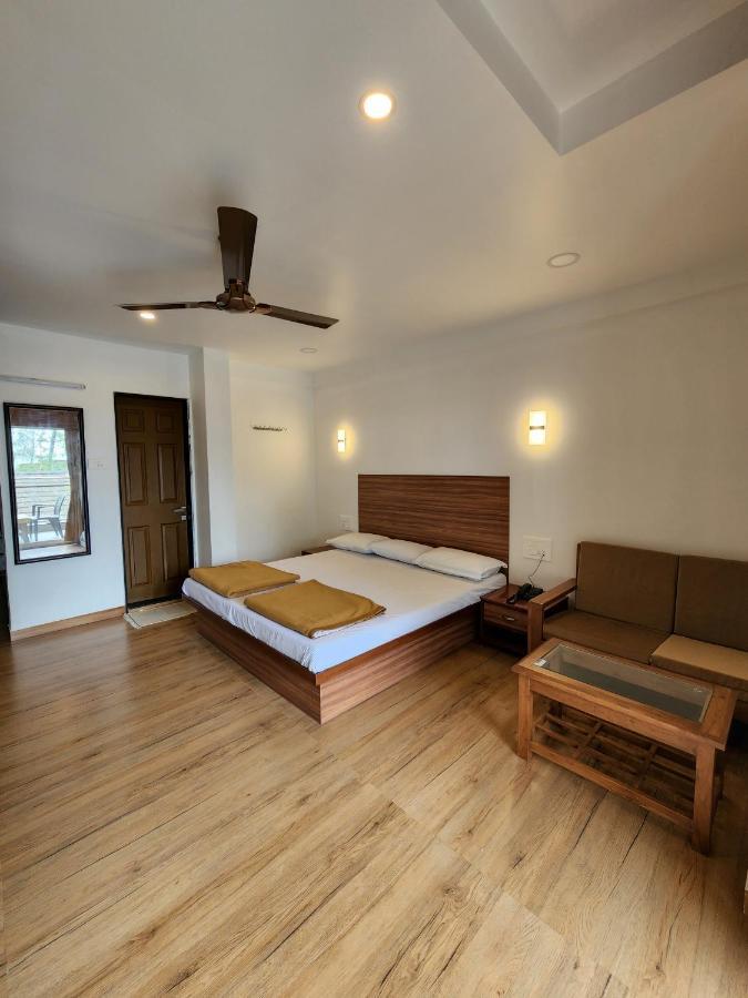 Regal Panhala Residency Hotell Exteriör bild